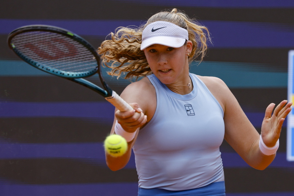 他在比赛刚 他在比赛刚